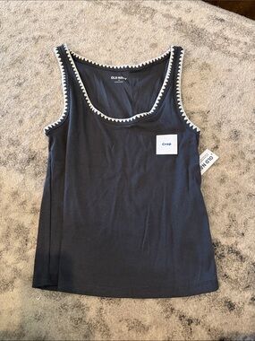 Old Navy Dark Grey Ribbed Crop Tank with White Zigzag Trim NWT